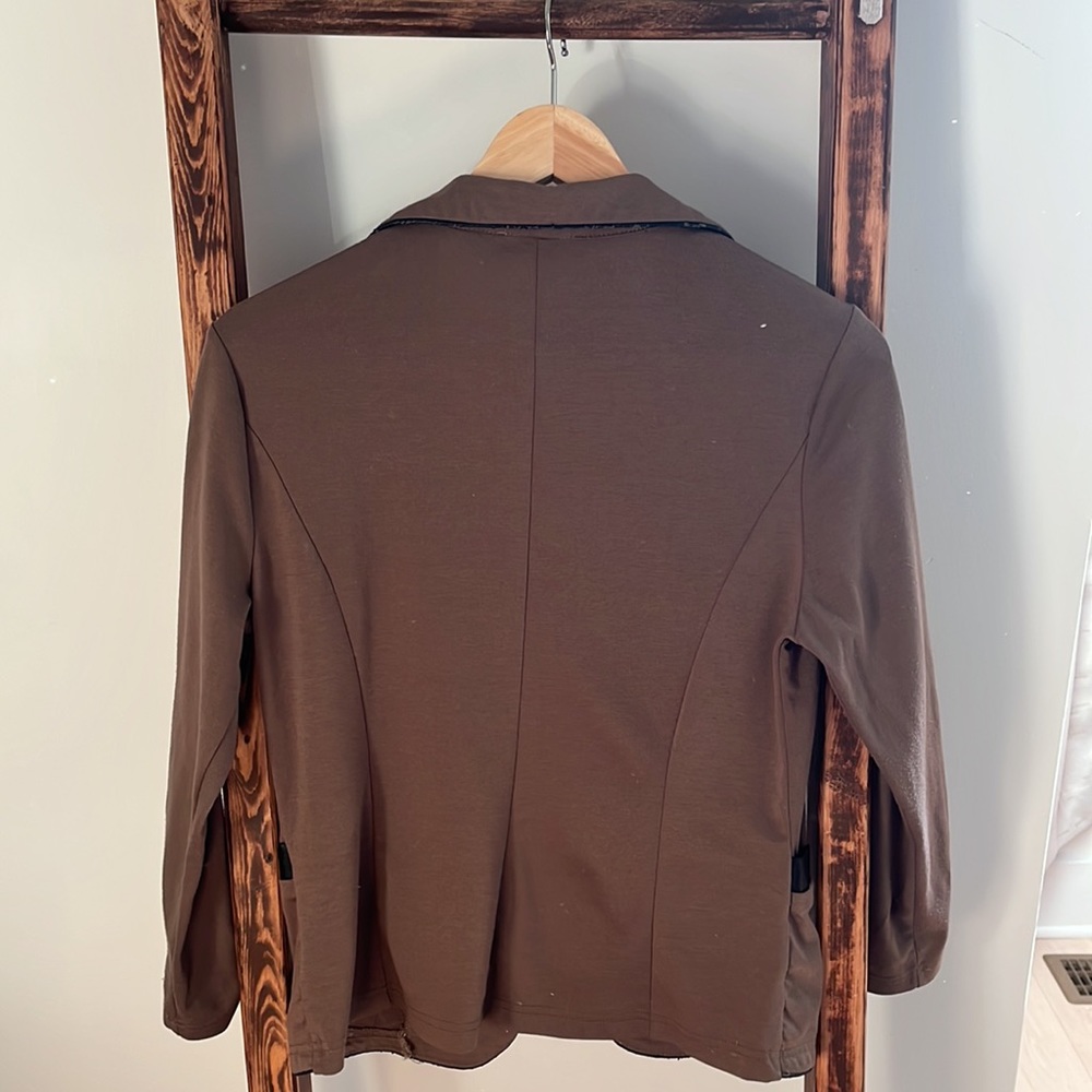Blazer - Picture 3 of 6